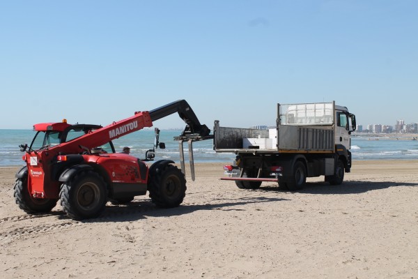 Benicàssim refuerza con 60.000 euros la inversión para la mejora y mantenimiento de sus playas