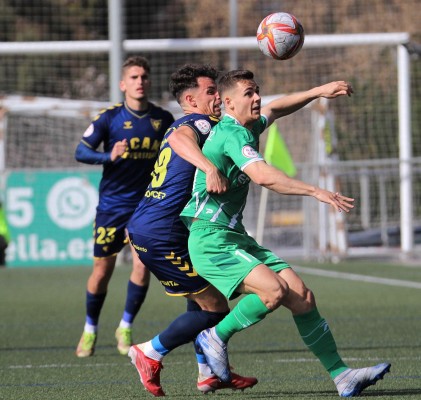 El UCAM CF merece ganar pero vuelve con un empate que sabe mal 