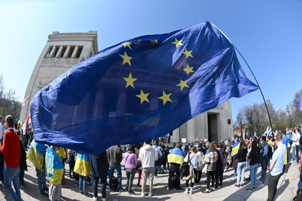 Ucrania espera poder convertirse en candidata a miembro a la Unión Europea en junio de 2022