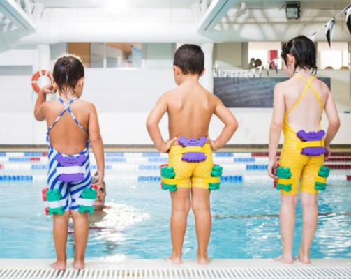 Siissu, un bañador 'made in Alicante' que ayuda a los niños mientras aprenden a nadar
