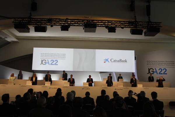 CaixaBank da el visto bueno a su nueva política de remuneración con la abstención del FROB
