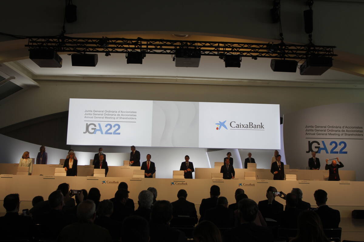 CaixaBank da el visto bueno a su nueva política de remuneración con la abstención del FROB
