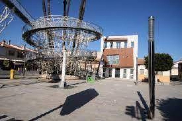 El alcalde de Daya Vieja denuncia que el urbanismo de sus antecesores comprometen al Ayuntamiento a pagar 5 millones 
