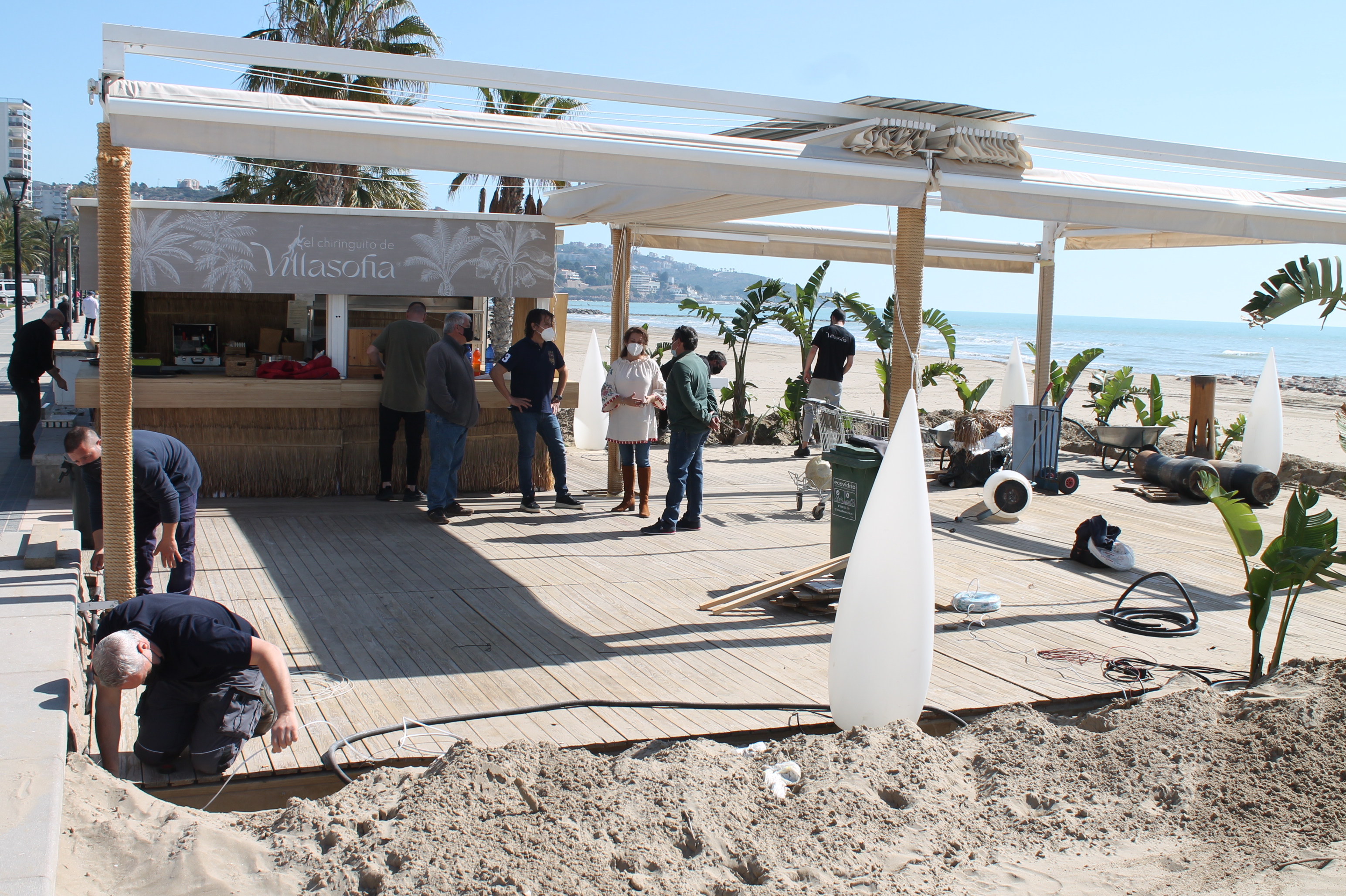 Los chiringuitos de Benicàssim empiezan su montaje para estar listos en Semana Santa