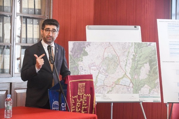 Puigneró presenta en València el proyecto Aina para 