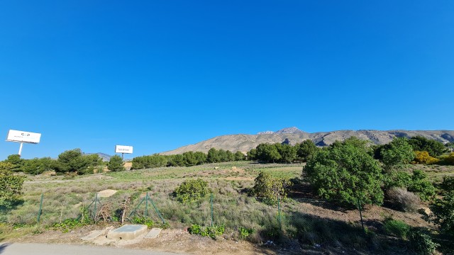 El antiguo campo del golf de Sierra Cortina se convertirá en un complejo para el tenis y el pádel