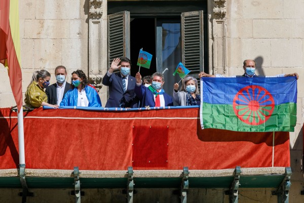 Alicante homenajea al pueblo gitano en su Día Internacional y recuerda a los 