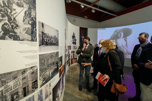 La exposición del 175 aniversario del Teatro Principal supera las 3.000 visitas