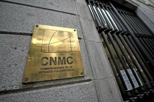 La CNMC vuelve a pedir a LaLiga que limite a 3 años los derechos de fútbol

