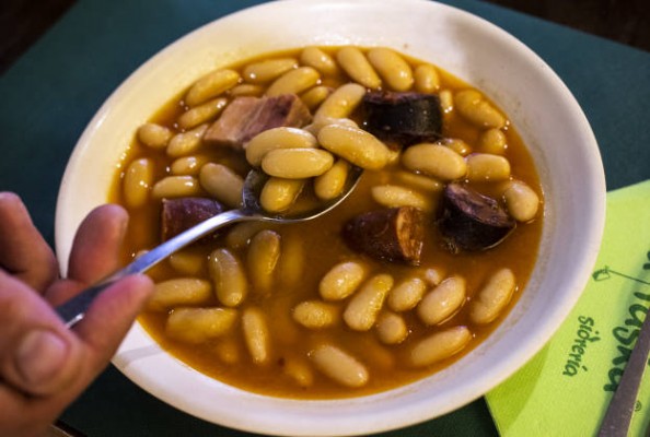El restaurante Casa Menéndez de Águilas sirve la mejor fabada del mundo...  fuera de Asturias
