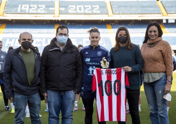 La Roja femenina entrena en el Rico Pérez tras el homenaje del Hércules a Sandra Paños
