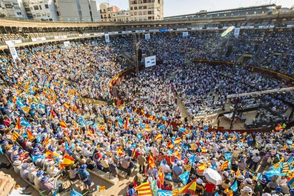 PPCV y PSPV huyen de la Plaza de Toros para el mitin central de campaña del 20D