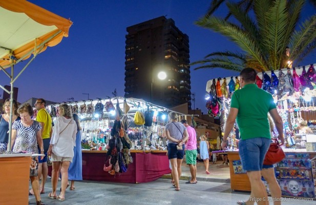 La Plaza Bohemia de La Manga se 'quita' años para el verano con una reforma de medio millón