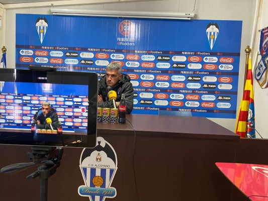 Estancadas las renovaciones de José Luis González y Vicente Parras
