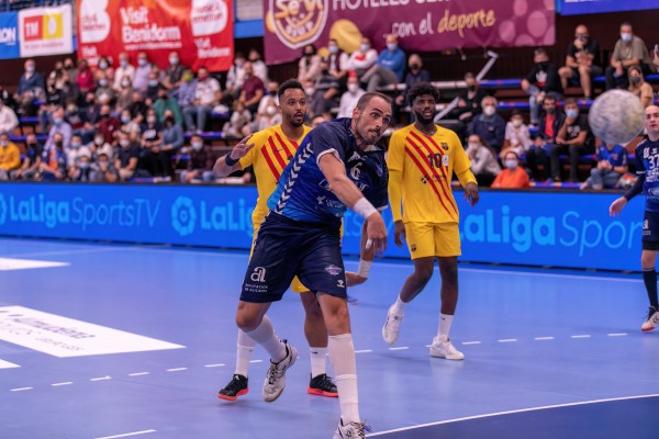 El Benidorm homenajeará a Iker Serrano por anotar mil goles en la Asobal
