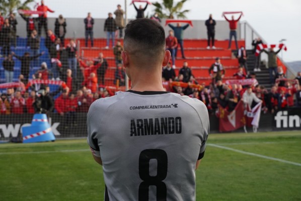Armando parece más cerca que Drenthe de sumarse a la 'maldición de los ex' del Hércules
