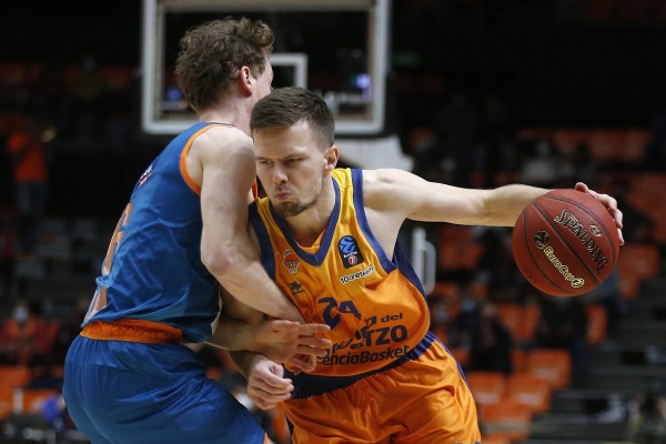 Valencia deshace al Ulm y blinda el factor cancha