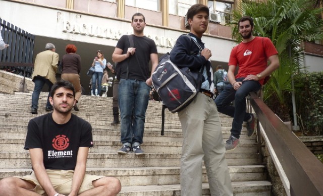 España cae al tercer puesto en el envío de 'Erasmus', pero es el país que más recibe