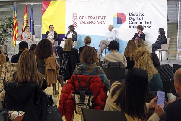 Unión, sostenibilidad y liderazgo femenino: consejos en la presentación de Innspiradoras