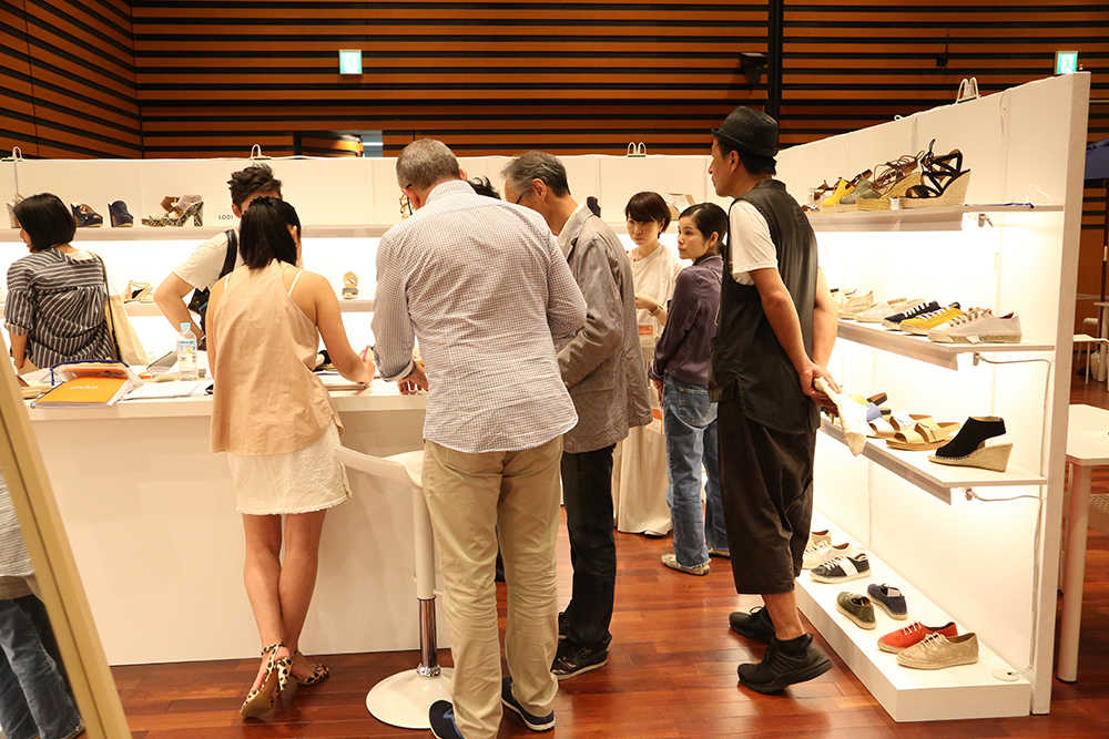 Diez firmas alicantinas de calzado viajan a Japón para afianzar su mercado y atraer compradores