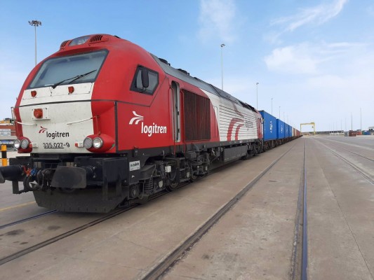 El operador portuario Cosco adquiere el 51% de la empresa Logitren Ferroviaria