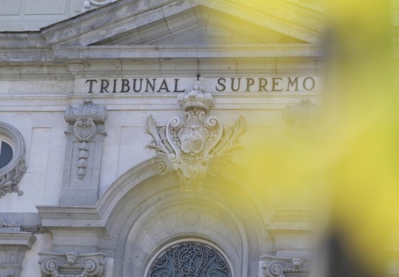 El Supremo sentencia que la gestación subrogada vulnera los derechos de madre gestante y niño