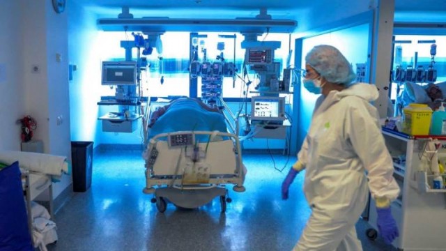 La sexta ola deja en la Región 272 nuevos positivos y la muerte de una mujer de 91 años en el área del Mar Menor