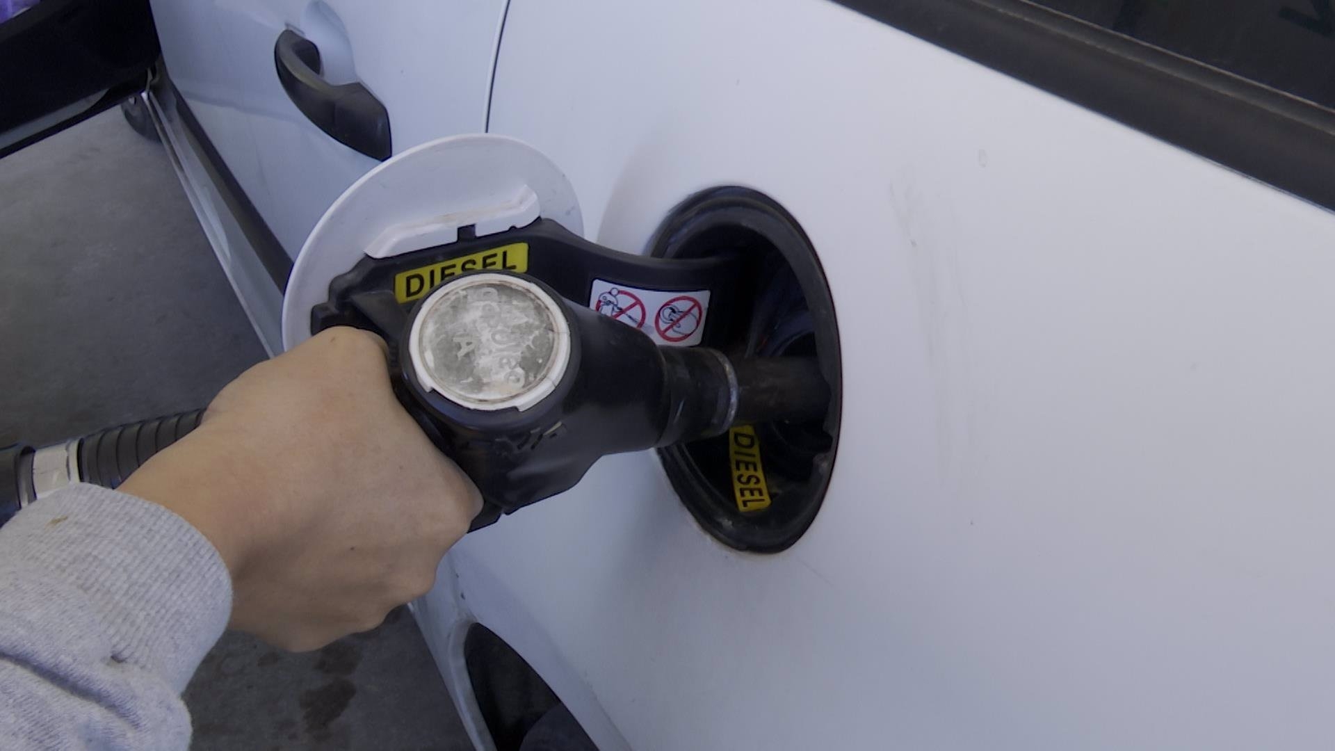 Unas 2.900 gasolineras cobrarán entre martes  y miércoles  los anticipos de la bonificación del combustible