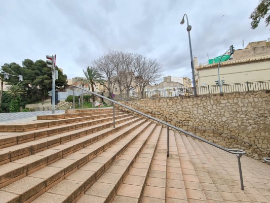 Elda adjudica las obras de una pasarela peatonal en las escaleras de Caliu para mejorar la accesibilidad