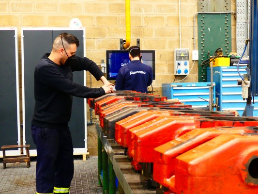 Navantia implantará 10 Puntos Conectados en los que consultar cursos de formación, nóminas y currículum