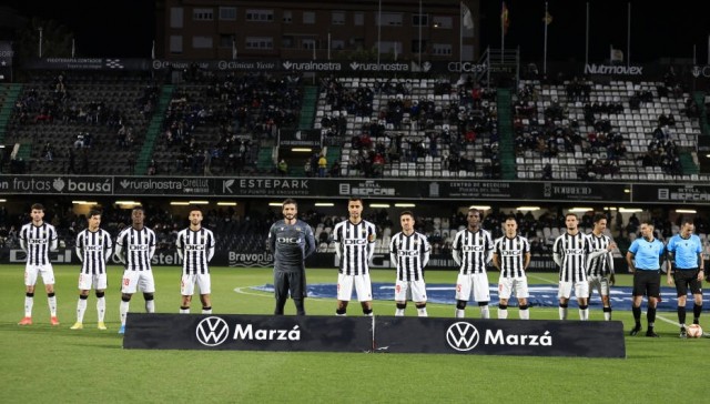 El Castellón vive de rentas: las derrotas de tres rivales directos le llevan a puestos de 'play off' 
