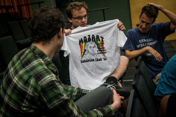 'Aspergers are us': un grupo humorístico formado por autistas