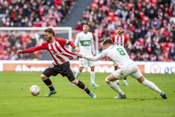 Al Elche se le hace tarde en Bilbao