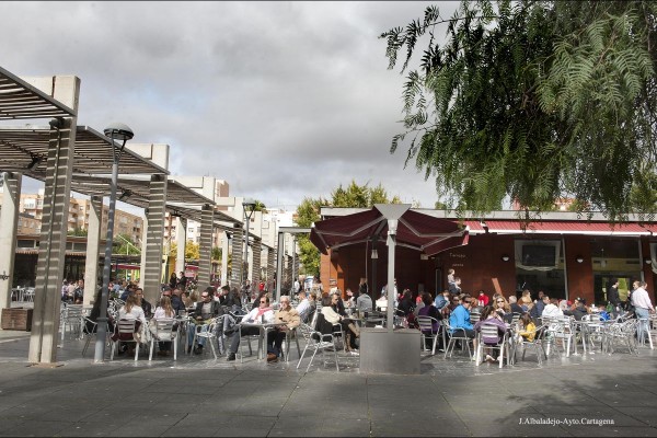 Hoseca Foods y Miguel López Zapata gestionarán los dos quioscos del Parque de los Juncos