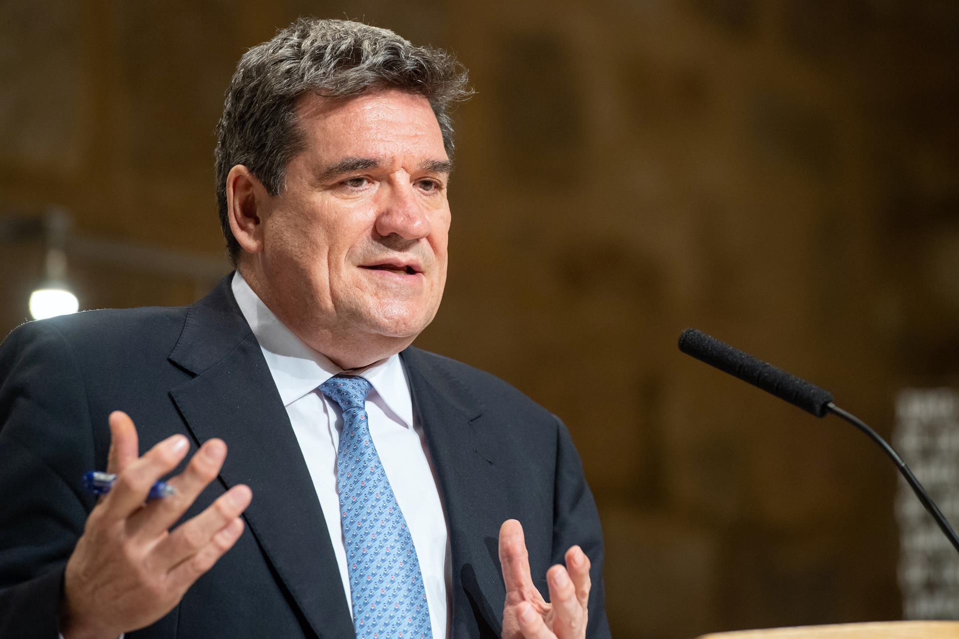 El Gobierno sube a 27,5 euros la penalización a las empresas por contratos de muy corta duración