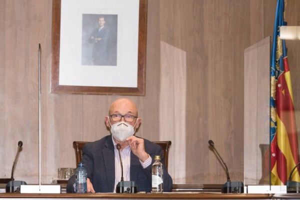 El equipo de gobierno que salió de la moción de censura de Teulada pierde un concejal