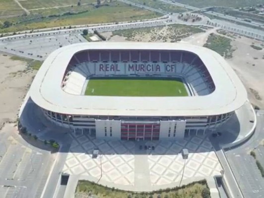 La calle de acceso al estadio Enrique Roca pasa a llamarse avenida Afición del Real Murcia