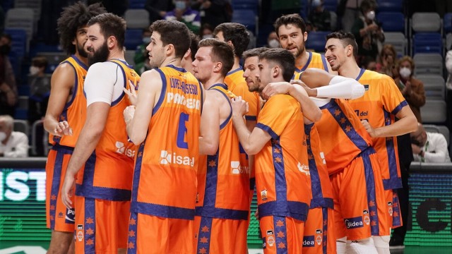 Valencia Basket busca ante Unicaja un hueco en el 'big four'