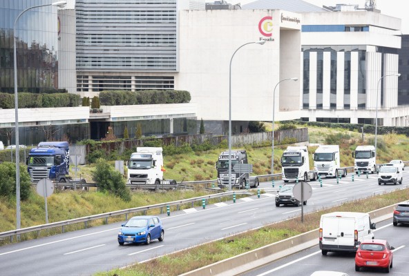 Los transportistas suspenden 