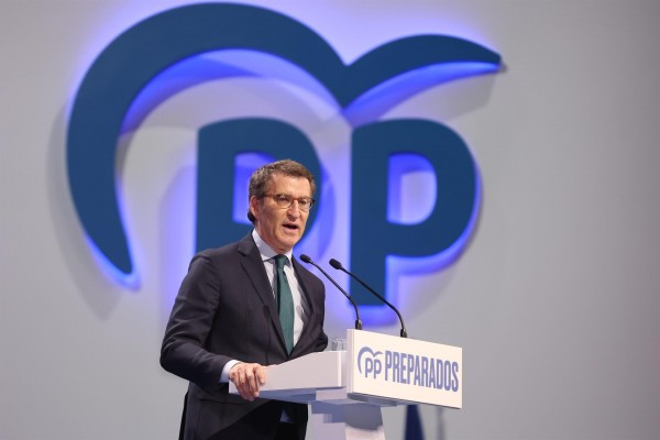 Feijóo se erige como 