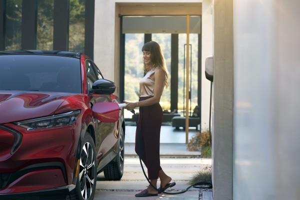 Ford publica su informe Inaugural de Derechos Humanos y aumenta la divulgación de riesgos climáticos 
