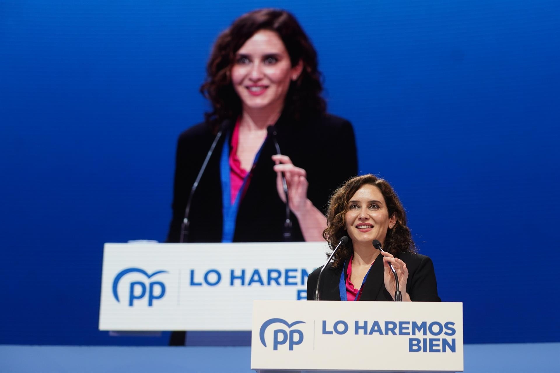 Los 'barones' del PP avalan el liderazgo de Feijóo, confían en sus 'recetas' y apenas mencionan a Casado