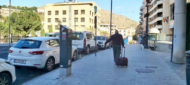 Orihuela municipaliza la gestión de la zona azul durante al menos un año con opción a otro