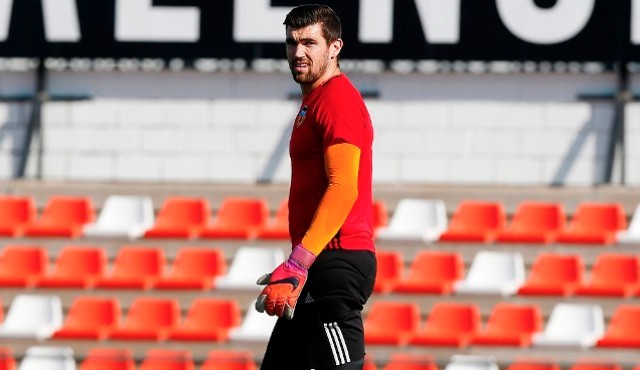 Ryan apura el mercado hasta el final