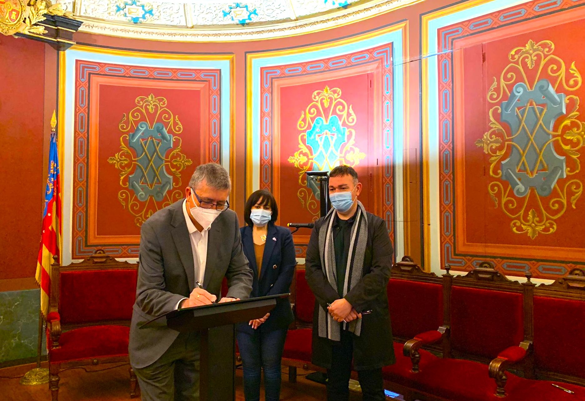 Catarroja firma un convenio con Economía para acelerar proyectos empresariales prioritarios