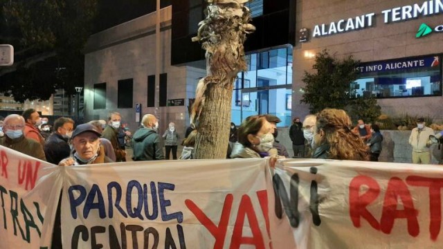 Siete empresas pujan por construir las pasarelas para 'coser' Alicante sobre las vías de Renfe