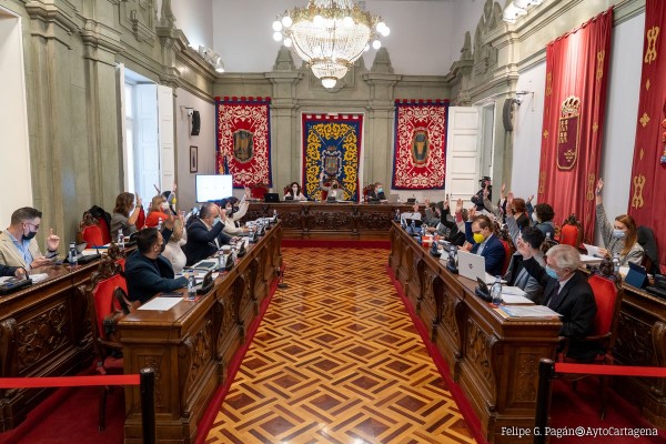 Rebelión en el Pleno: vetos, desprecios y una campaña electoral que calienta motores