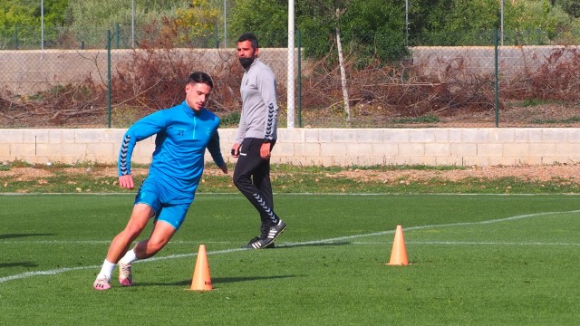 Jorge Fernández vuelve a una convocatoria diez meses después