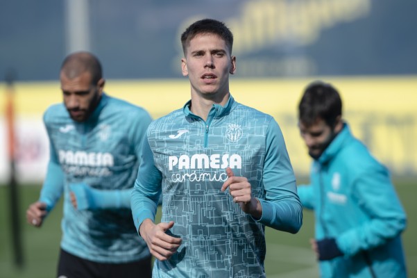 El Villarreal recupera a sus internacionales y está pendiente de las molestias de Chukwueze
