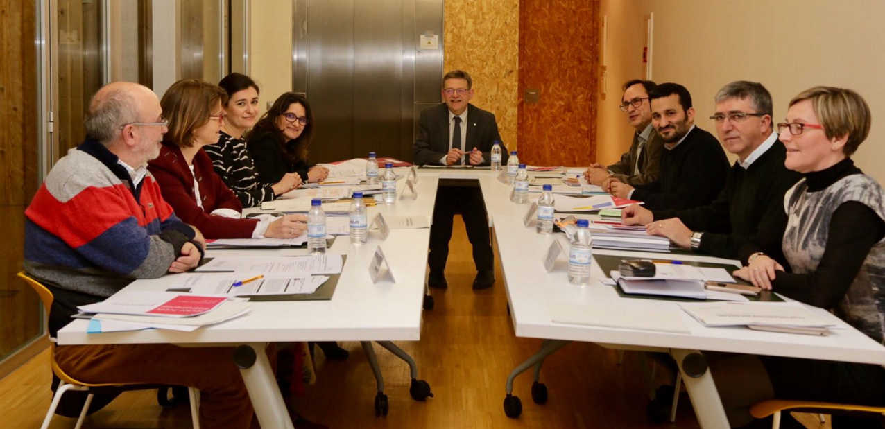 El Consell al completo en la primera reunión del Seminari de Sagunt este viernes - 
